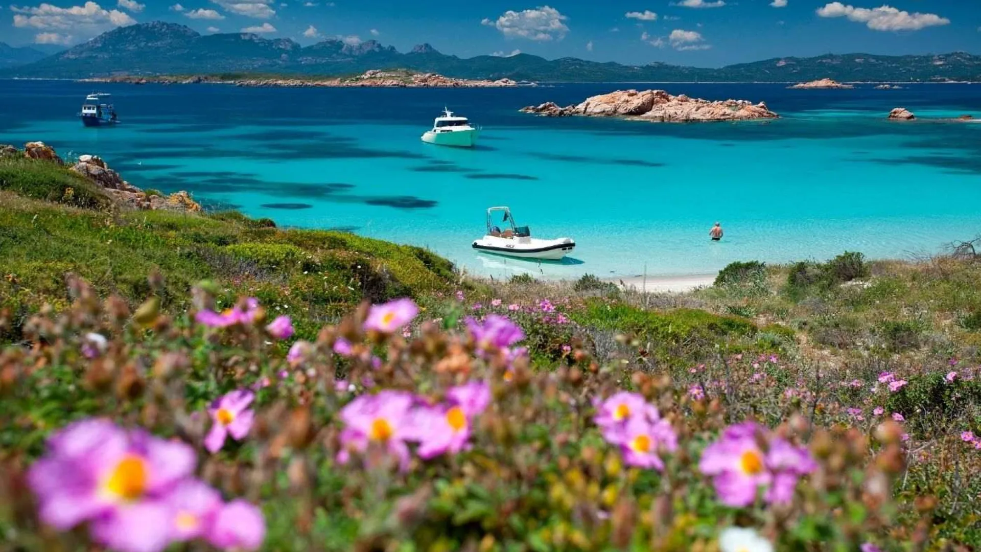 Vue sur l'île de Mortorio, dans le parc national de l'archipel de La Maddalena, au nord-est de la Sardaigne.