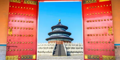 Porte ancienne et architecture traditionnelle du Temple du Ciel, à Pékin.