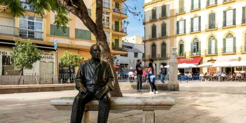 Statue de Pablo Picasso devant la Casa Natal de Picasso à Malaga