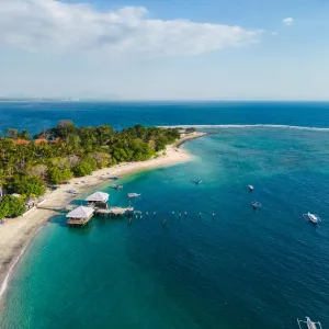 La plage de Senggigi à Lombok.