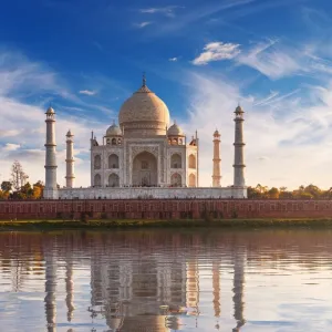 Agra est réputée pour abriter le célèbre Taj Mahal.