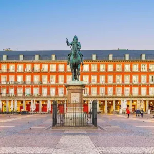 Plaza Mayor de Madrid au lever du jour dans le centre historique