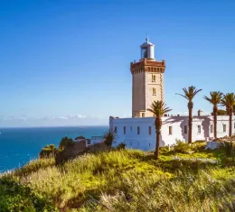 La ville de Tanger se situe à l’extrême nord du Maroc.