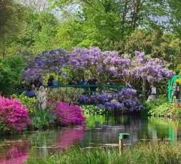 Étangs aux nénuphars des jardins de Monet à Giverny, exemple emblématique de jardin artistique et paysager