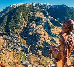 Vue panoramique du village de Canillo en Andorre dans les Pyrénées