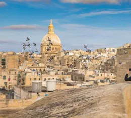 Vue panoramique de La Valette, capitale de Malte, depuis les remparts