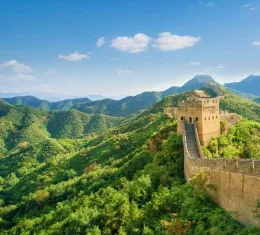 Grande Muraille de Chine au cœur des montagnes, l'un des plus beaux endroits à visiter en Chine