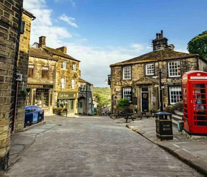 Une ruelle dans le village de Haworth dans le Yorkshire.