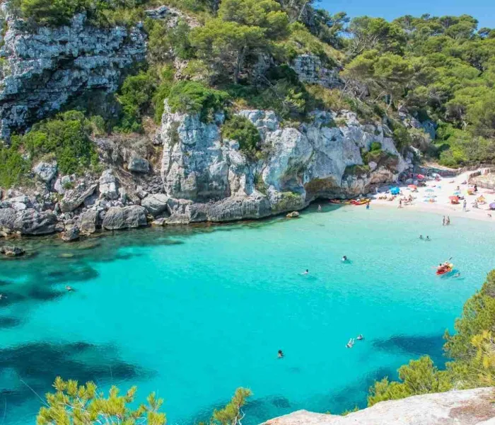 Plage de Cala Macarelleta à Minorque dans les îles Baléares en Espagne
