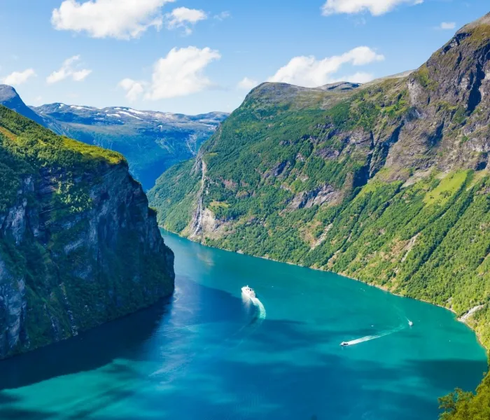 Geirangerfjord, l'un des plus beaux fjords de Norvège, avec ses falaises escarpées