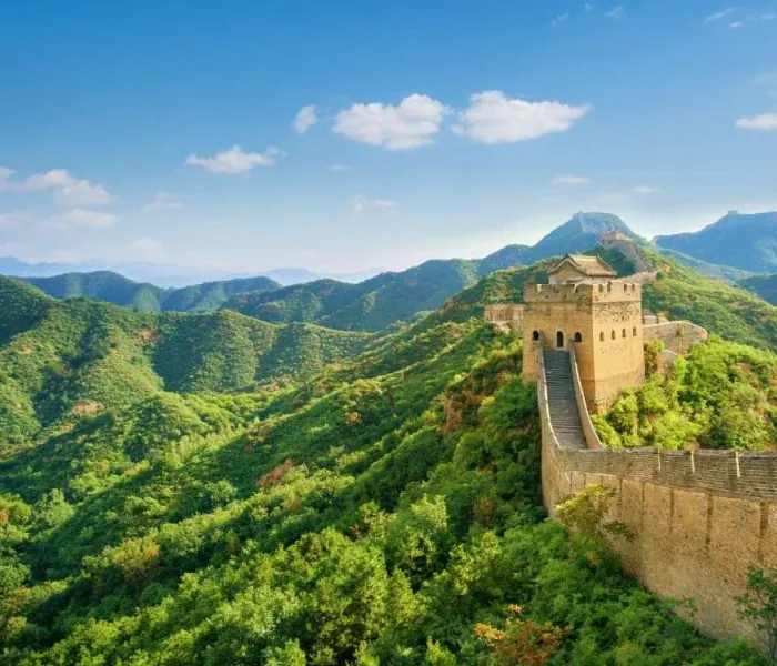 Grande Muraille de Chine au cœur des montagnes, l'un des plus beaux endroits à visiter en Chine