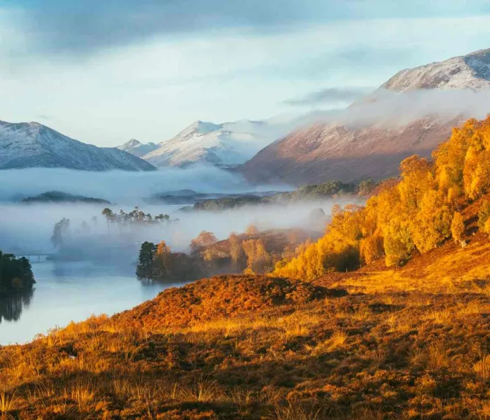 Loch Affric dans les Highlands écossais aux couleurs de l’automne