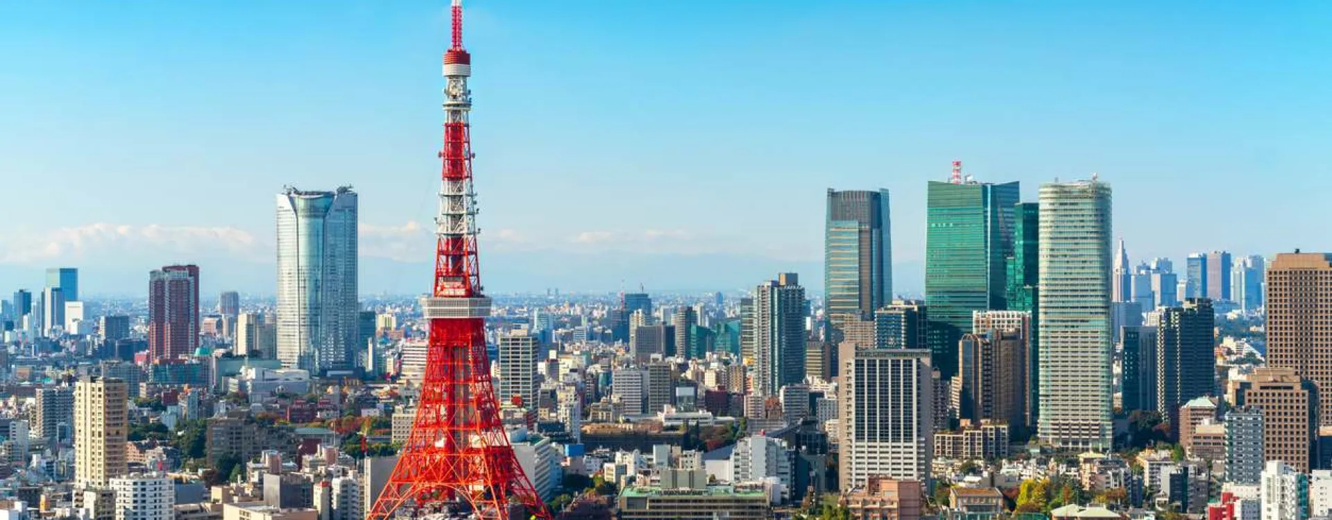 La tour de Tokyo offre un panorama saisissant sur la capitale japonaise.