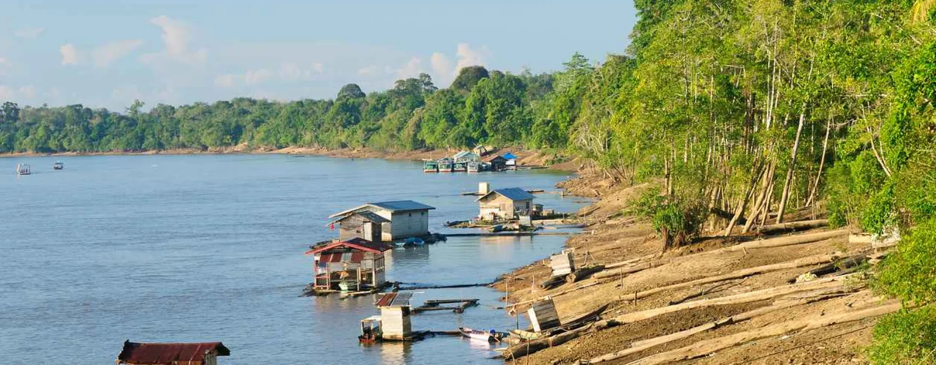 La rivière Mahakam à Bornéo.