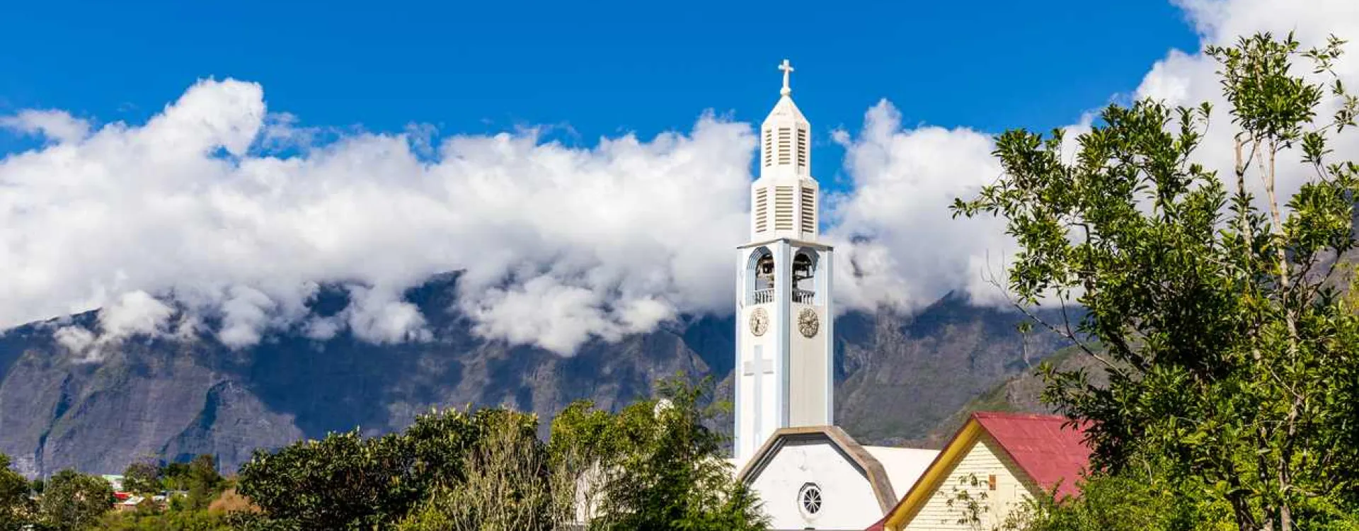 La ville de Cilaos sur l'île de la Réunion.