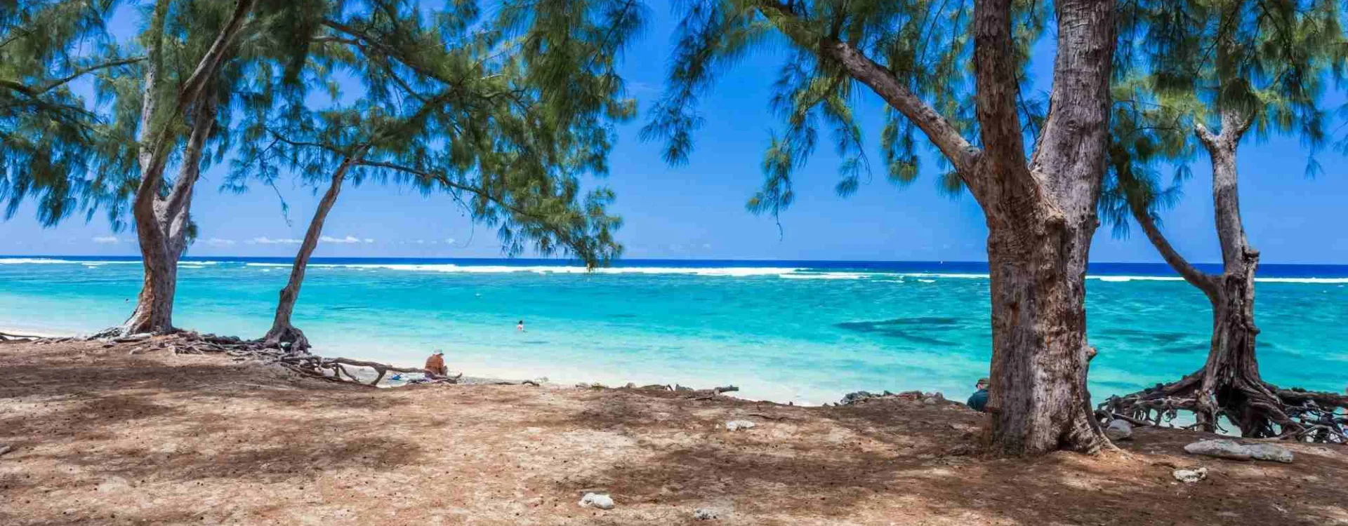 L’Ermitage-les-Bains est célèbre pour sa plage paradisiaque.