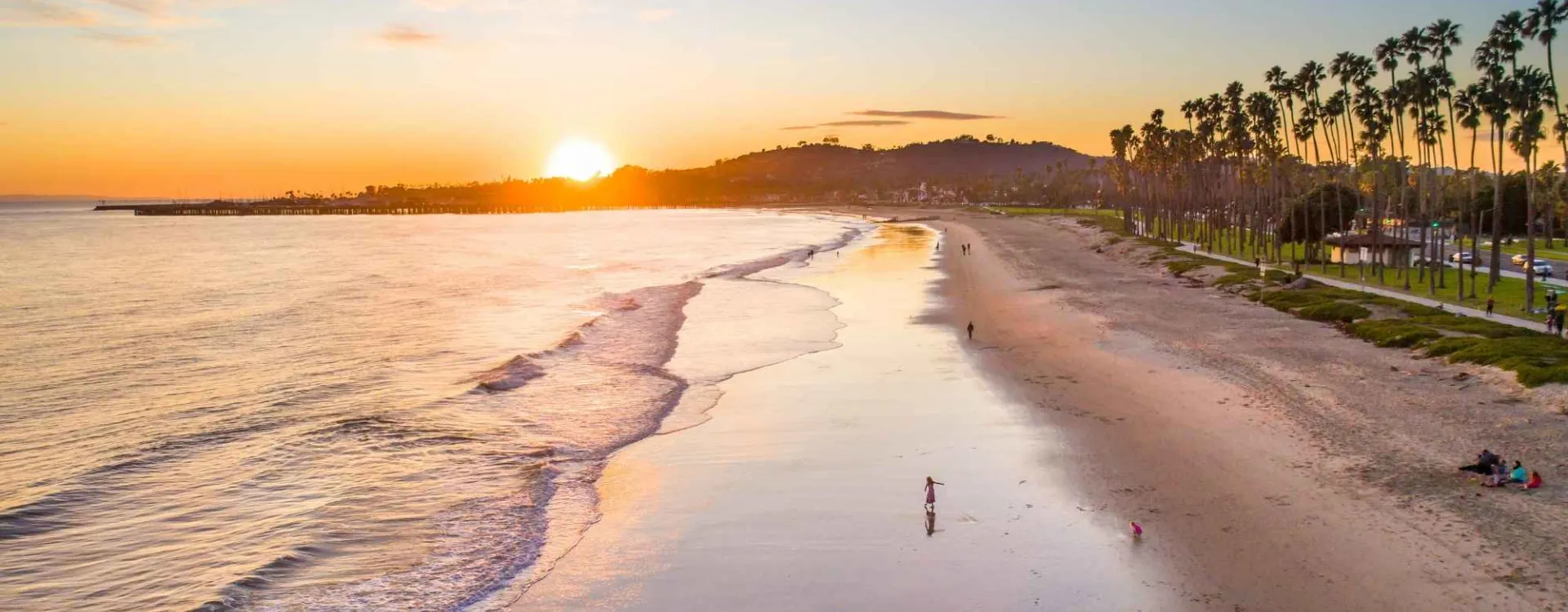 La plage de Santa Barbara en Californie.
