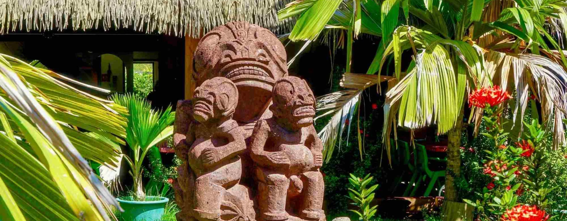 L'île de Hiva Oa dans les Marquises en Polynésie.