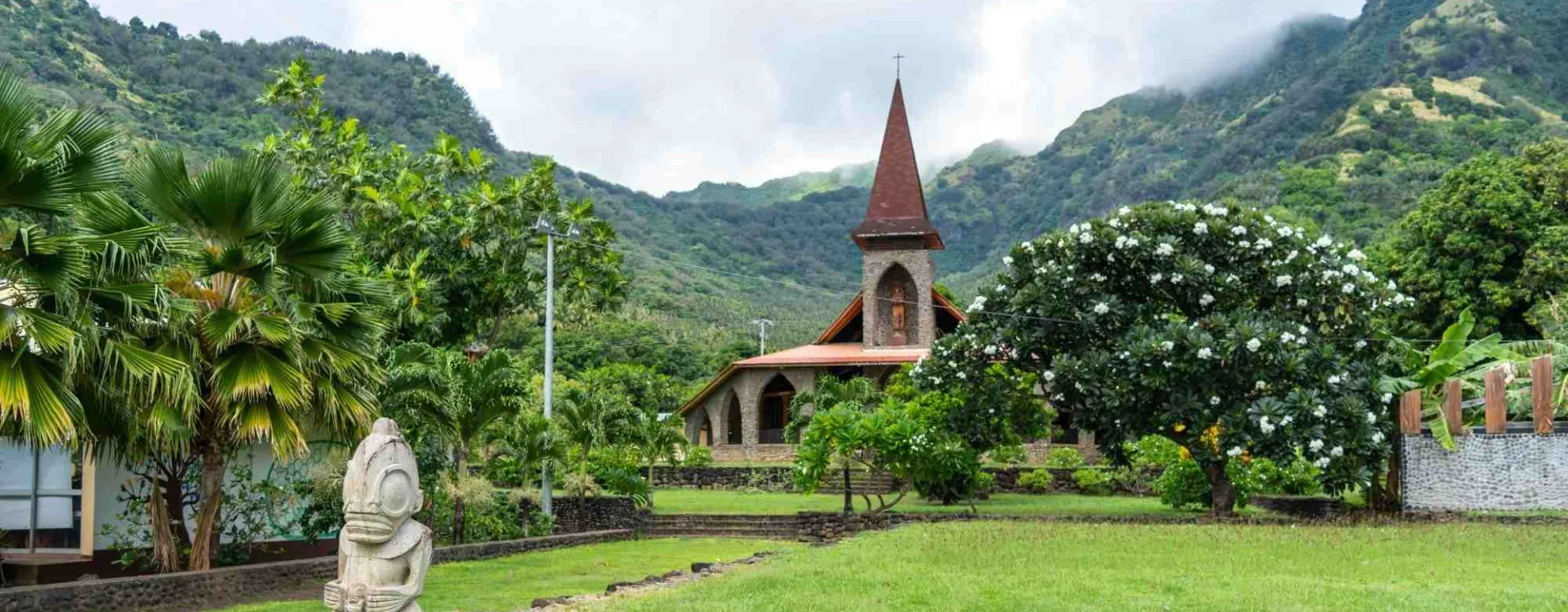 L'île de Tahuata dans l'archipel des Marquises.