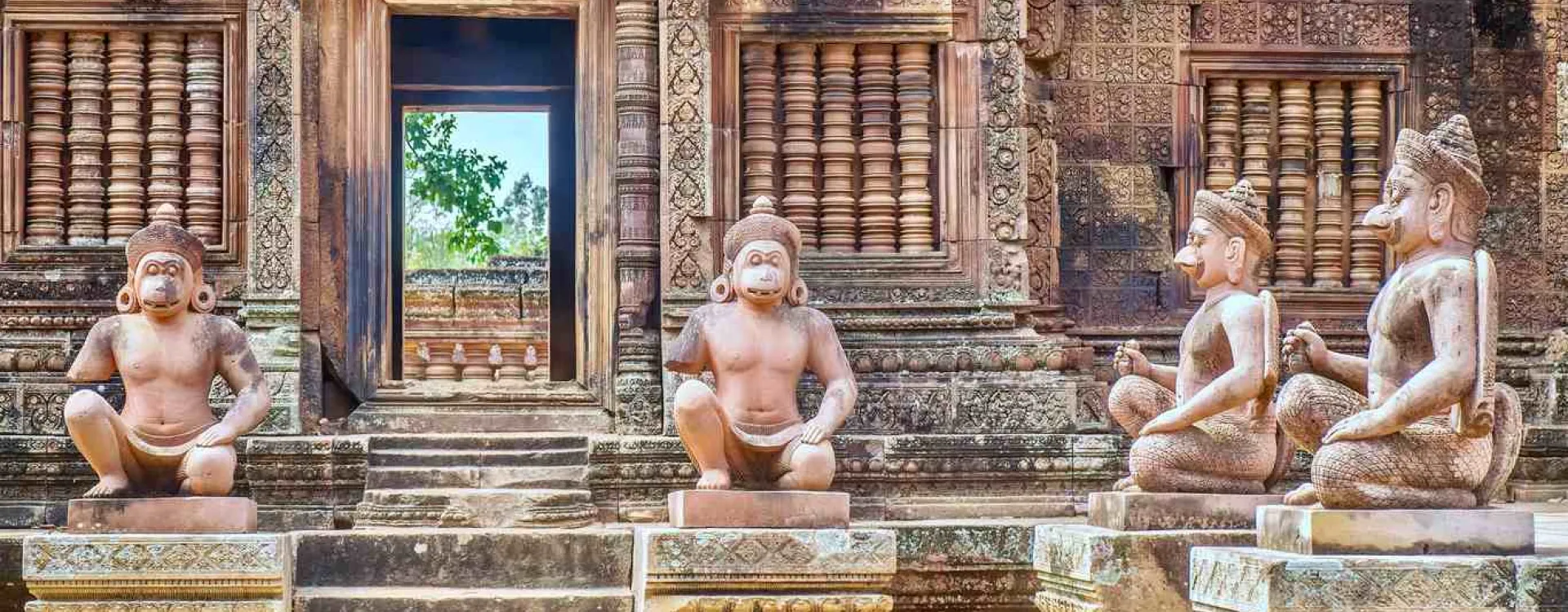 Temple de Banteay Srei, la citadelle rose d’Angkor, Cambodge.