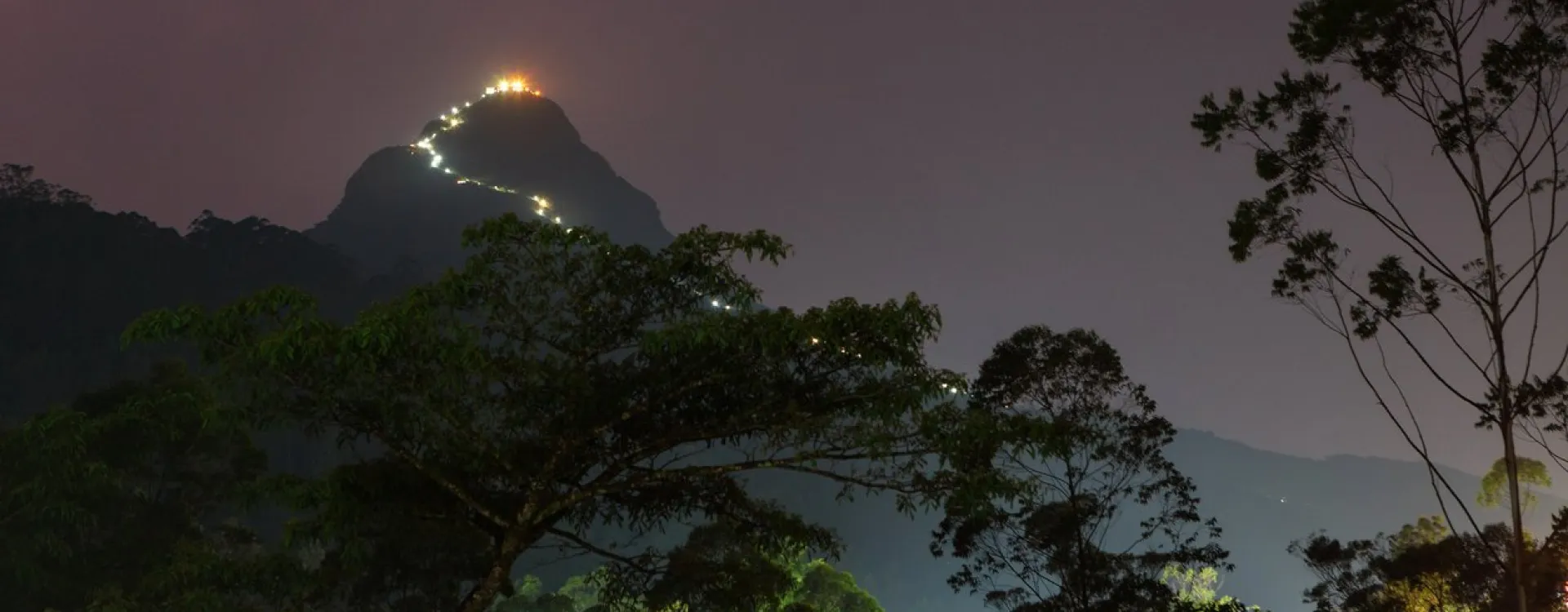 L'Adam's Peak de nuit, Sri Lanka.