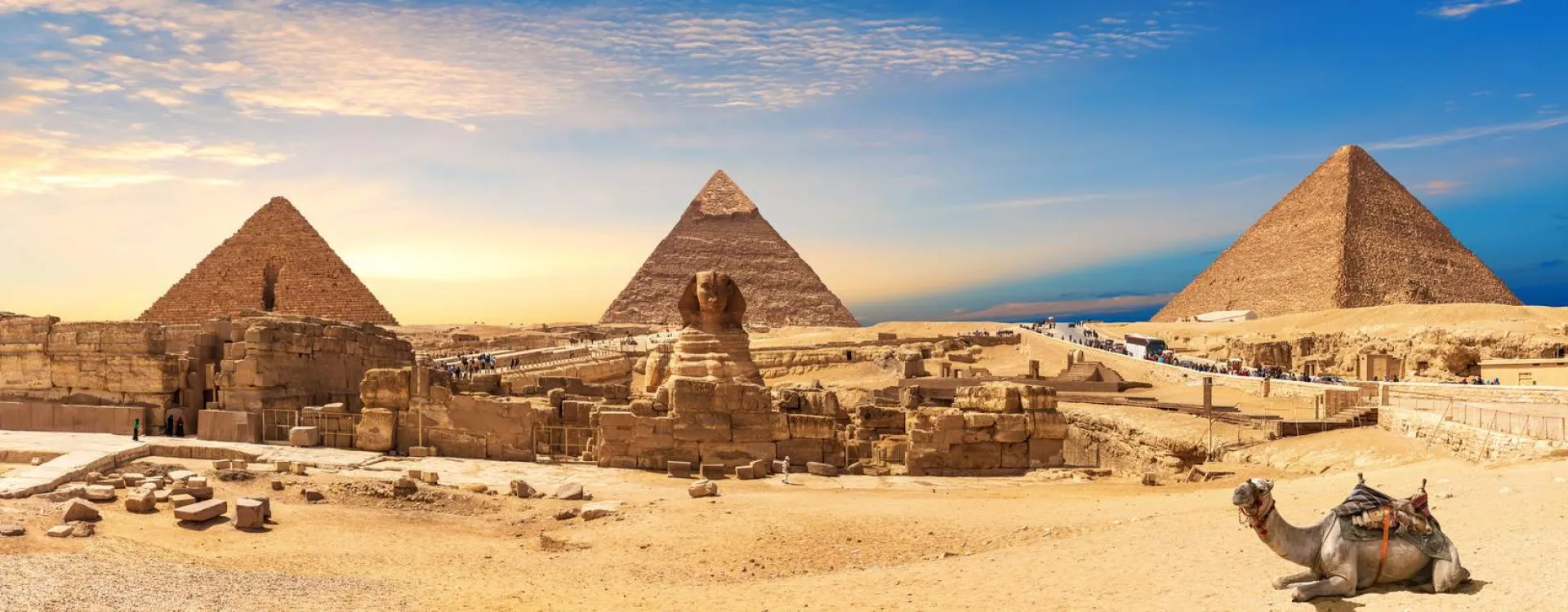 Les Pyramides de Gizeh en Egypte, merveilles du monde.