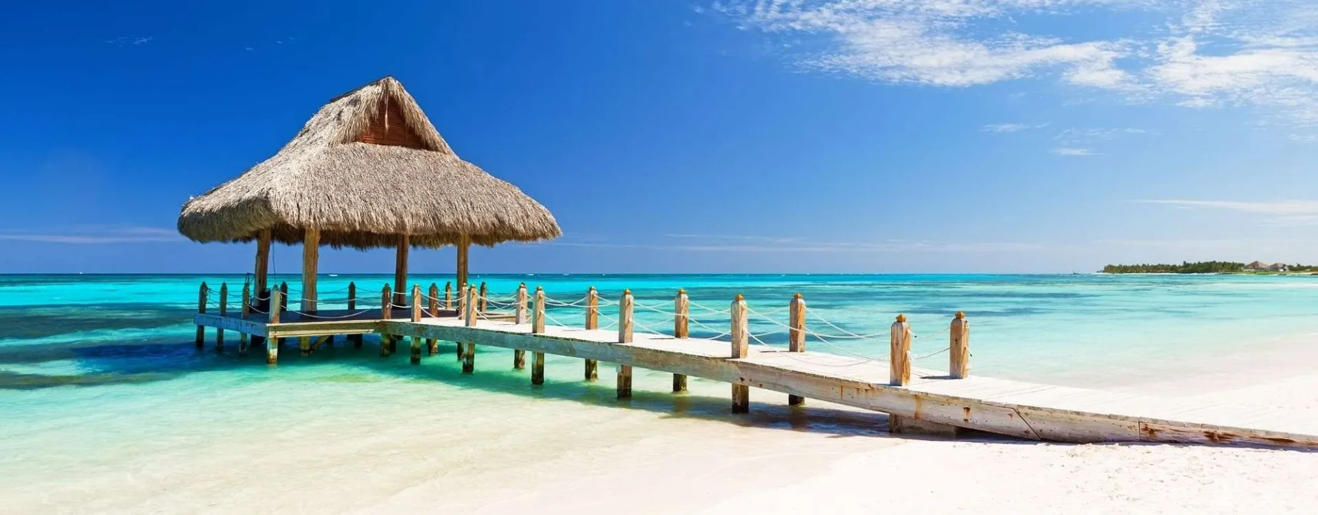 Une plage de sable blanc près de Punta Cana, République Dominicaine.