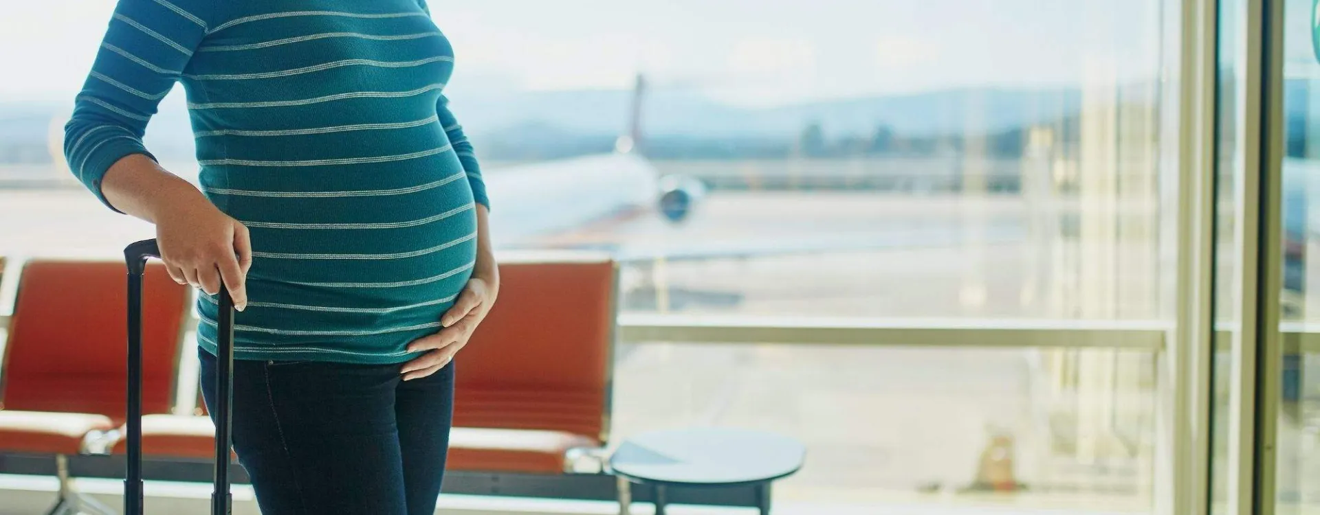 Tout ce qu'il faut savoir avant de voyager enceinte.