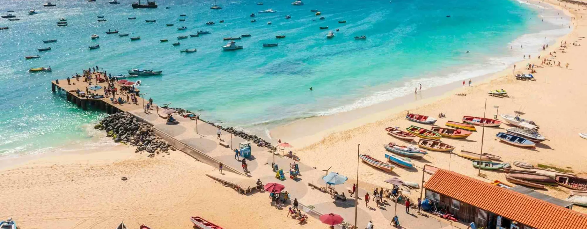 Plage de Santa-Maria sur l'île de Sal au Cap Vert
