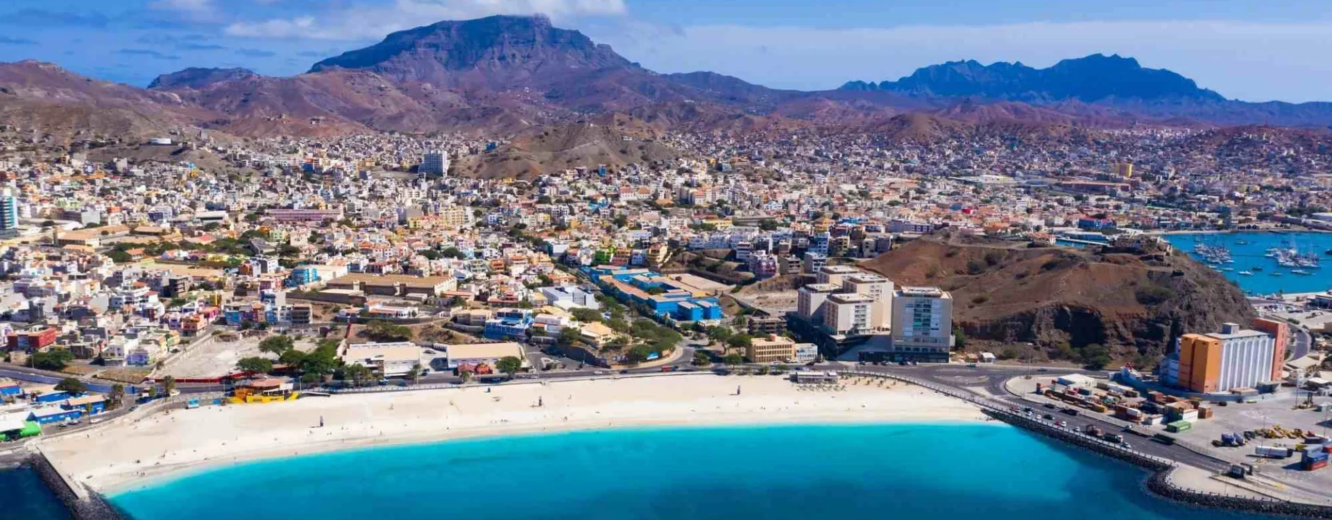 Vue aérienne de la plage de Laginha à Mindelo sur l’île de São Vicente au Cap-Vert