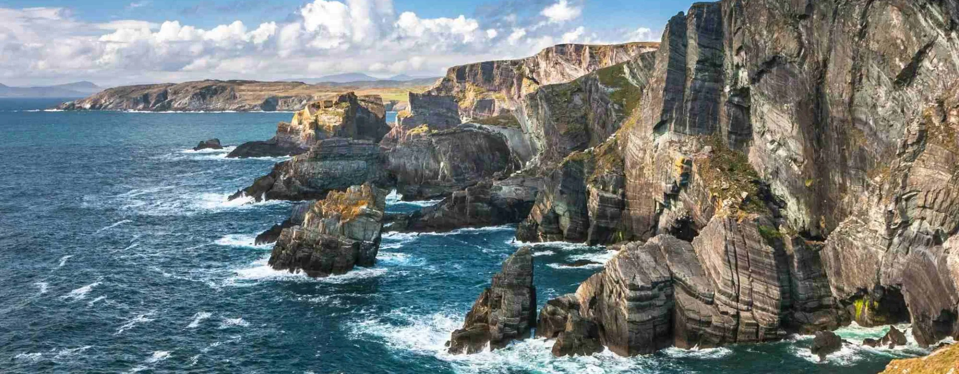 Paysage spectaculaire à Mizen Head sur la côte atlantique du comté de Cork en Irlande