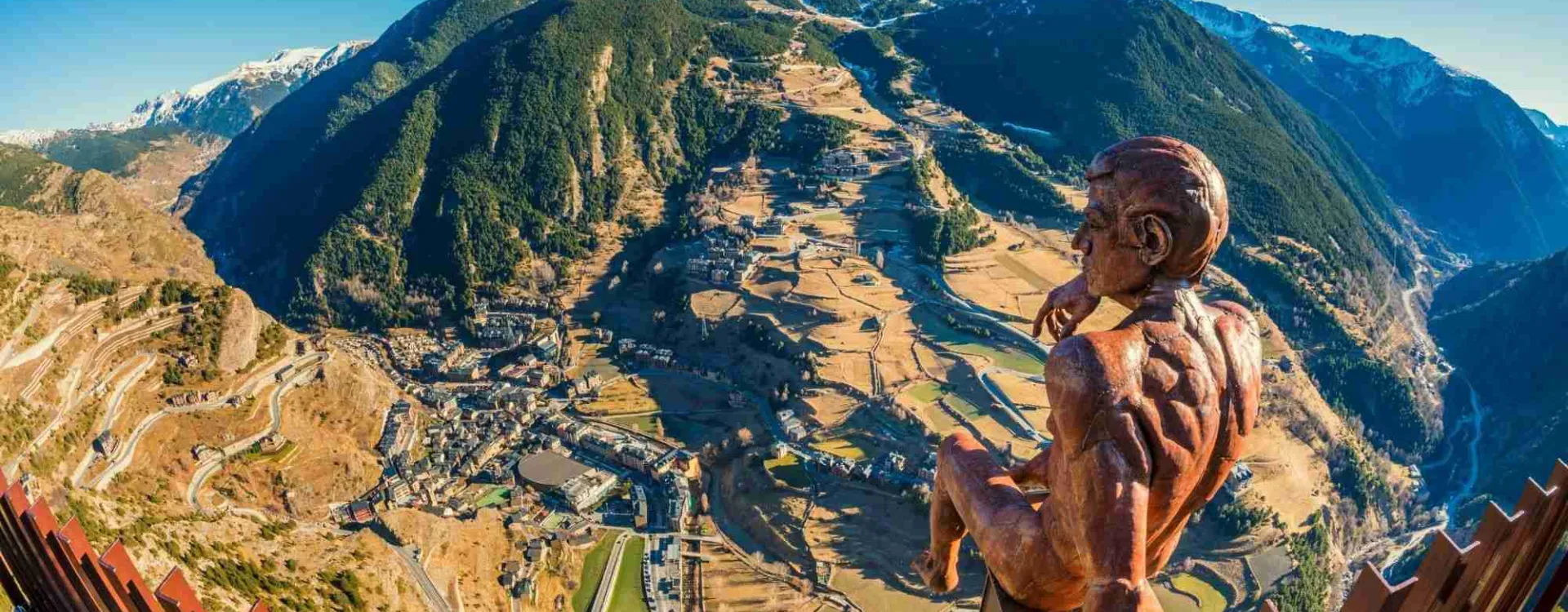 Vue panoramique du village de Canillo en Andorre dans les Pyrénées