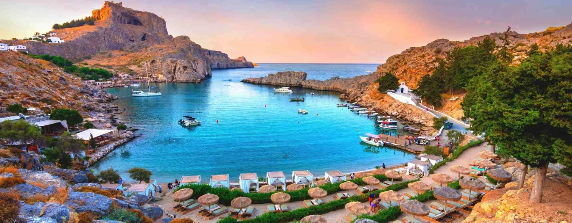 Une vue aérienne de la plage de Saint Paul, l'une des plus belles plages de Rhodes.