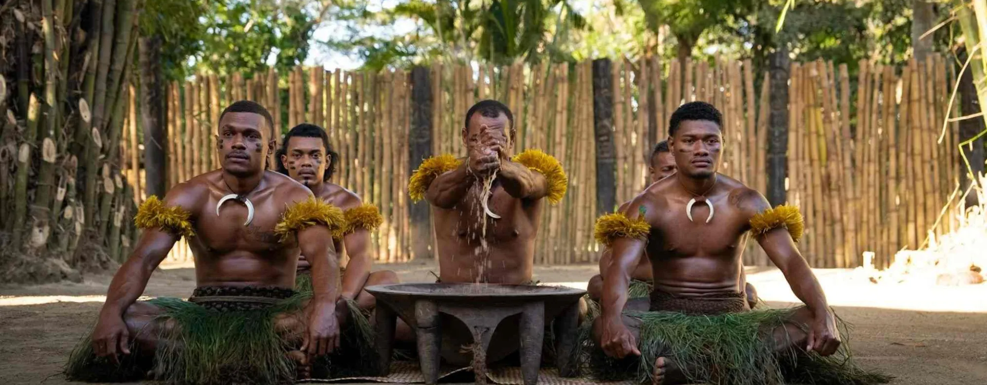 Cérémonie du kava aux Fidji, rituel traditionnel du Pacifique illustrant les traditions culturelles du monde