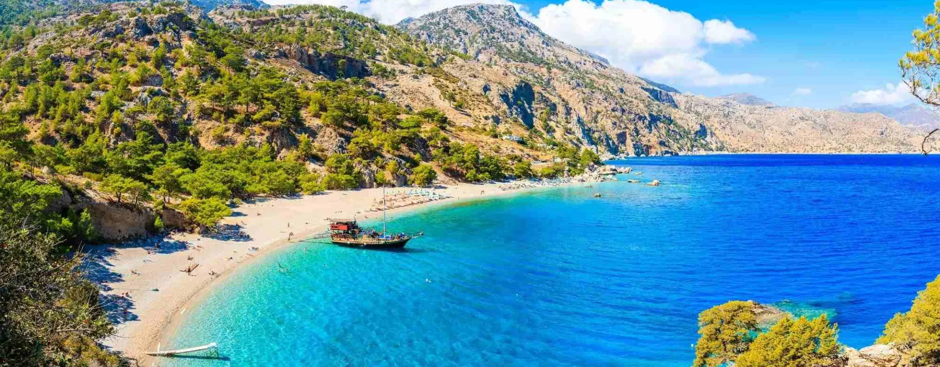 Plage d’Apella sur l’île de Karpathos parmi les plus belles îles grecques peu fréquentées