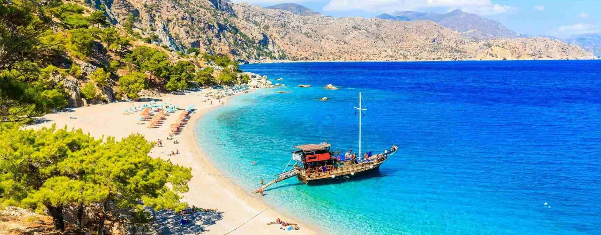 Plage d’Apella sur l’île de Karpathos parmi les plus belles îles grecques peu fréquentées