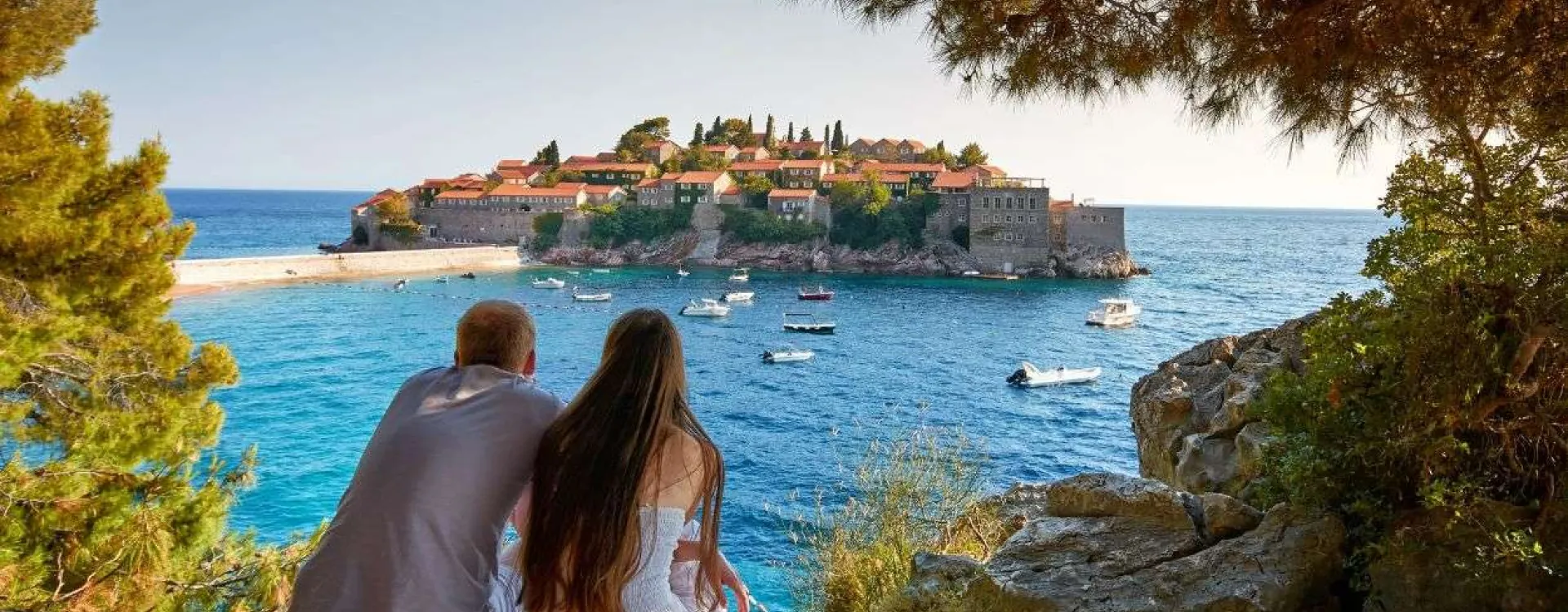 Vue de Sveti Stefan, l'un des lieux incontournables à découvrir lors d'un voyage au Monténégro
