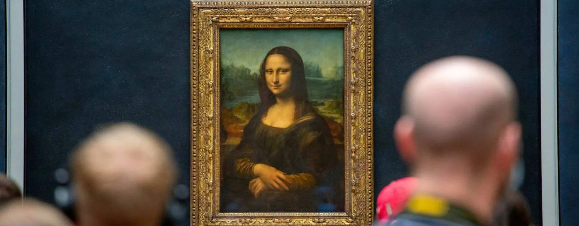 La Joconde de Léonard de Vinci exposée au musée du Louvre à Paris, l'une des œuvres d'art les plus célèbres du monde.