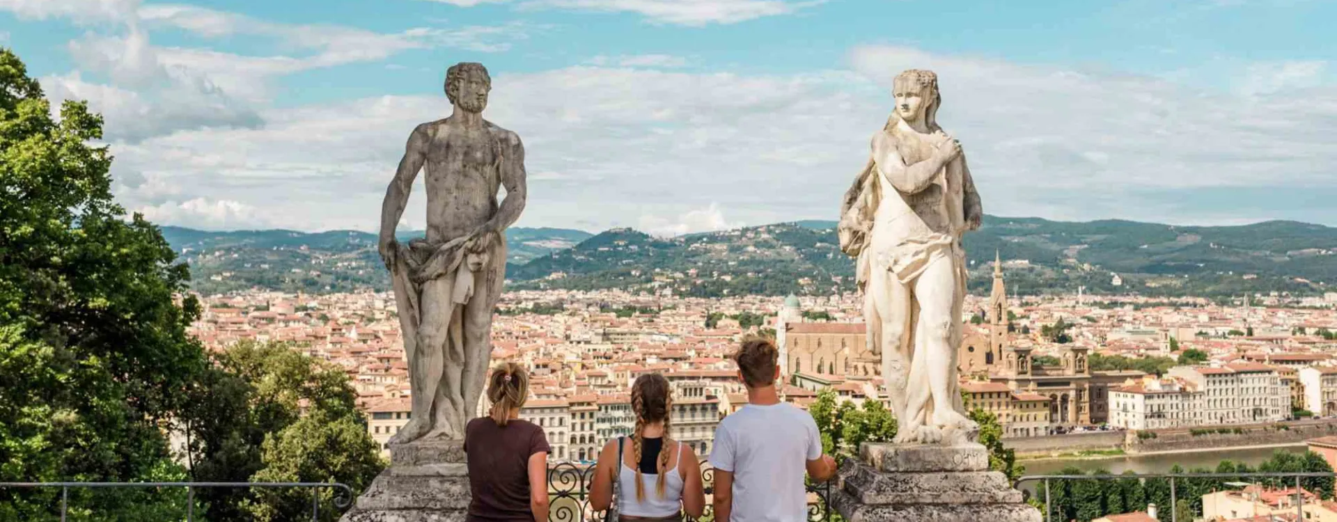 Vue panoramique de Florence depuis la Piazzale Michelangelo, en Toscane, idéale pour préparer un voyage en Italie