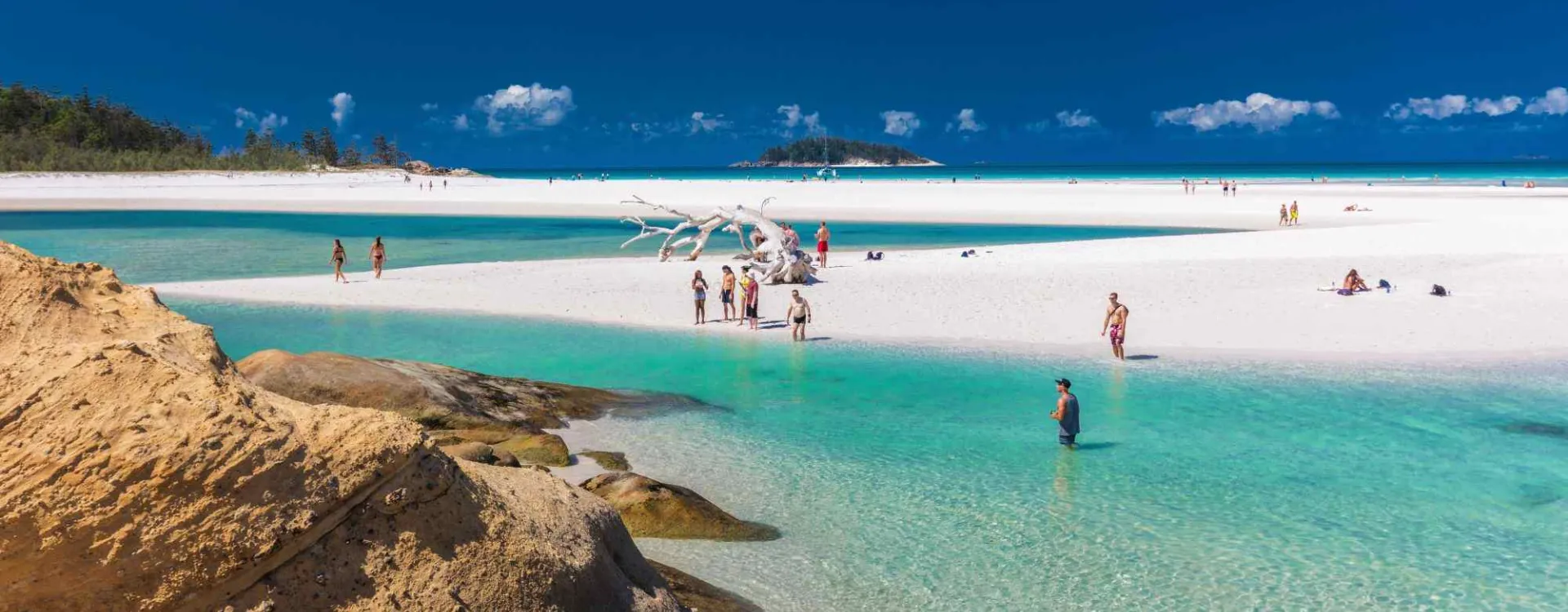 Whitehaven Beach dans les Whitsundays, l'une des plus belles plages d'Australie avec son sable blanc et ses eaux turquoise