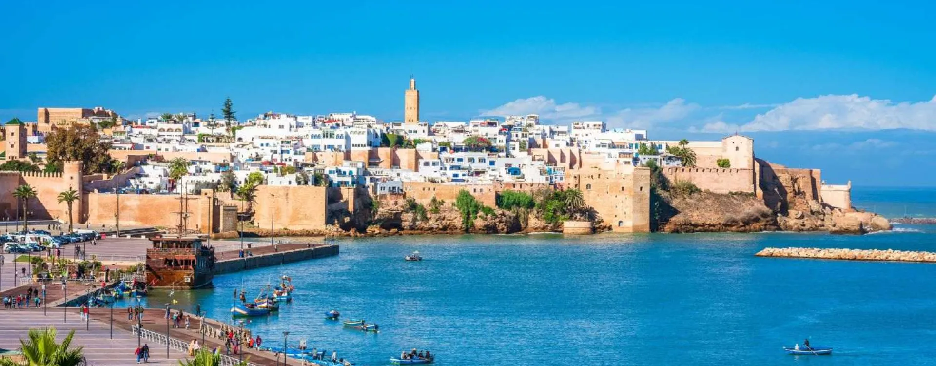 Vue sur Rabat et la kasbah des Oudayas au bord du Bouregreg