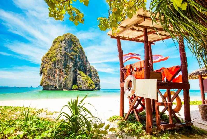 La plage de Phra Nang est l'une des plus célèbres de Krabi.