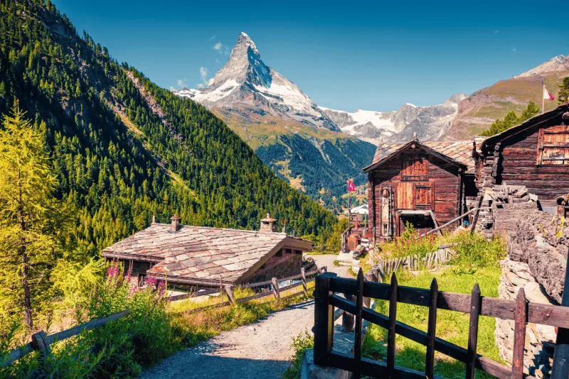 Le Cervin est le sommet emblématique du Valais en Suisse.