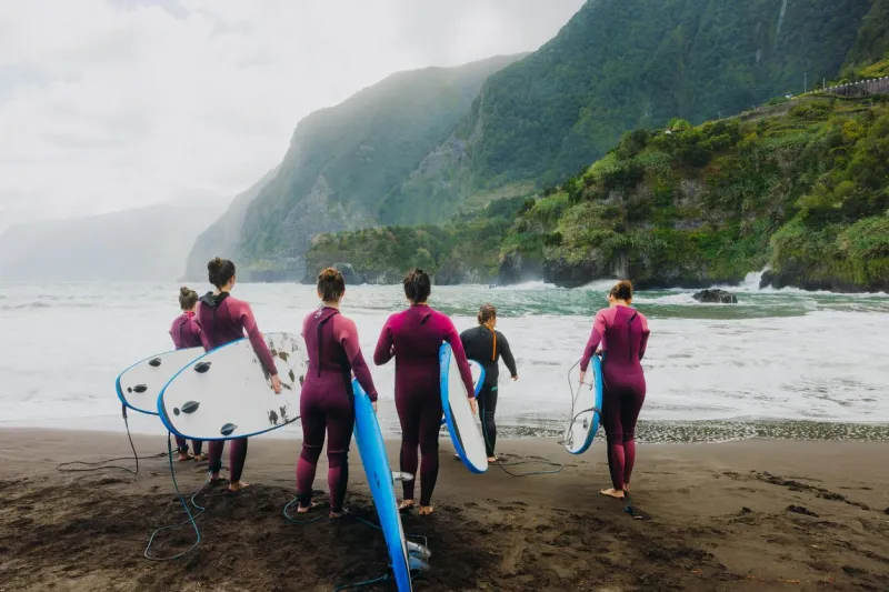 Madère est réputée pour ses sports de surf.
