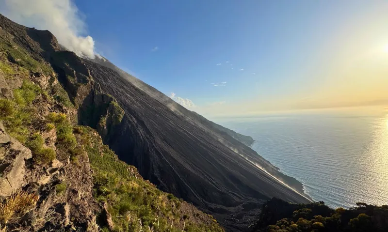 Vue sur le Stromboli pendant son ascension