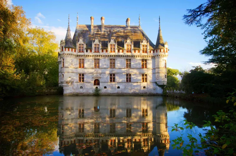 Le château d'Azay-le-Rideau dans la vallée de la Loire