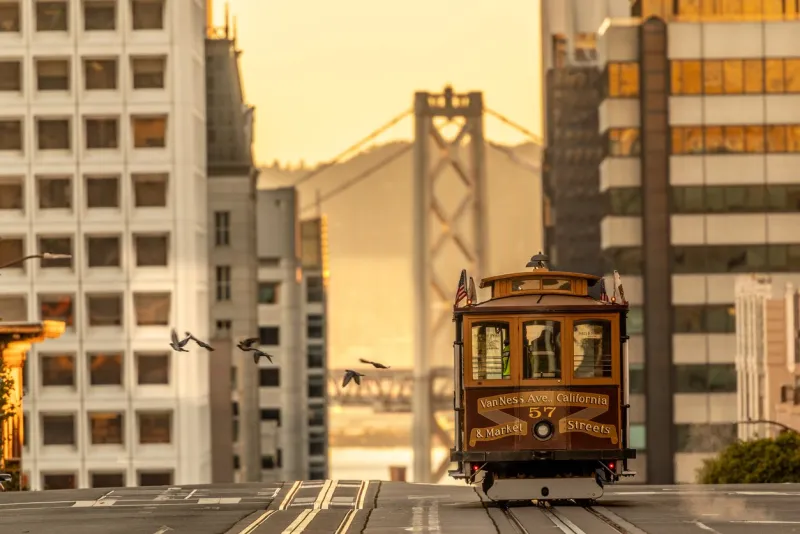 Les Cable Cars sont les célèbres wagons en bois qui montent et descendent les collines de San Francisco.