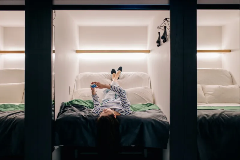 Les hotels capsules, solution insolite et pas chère pour dormir à Tokyo.