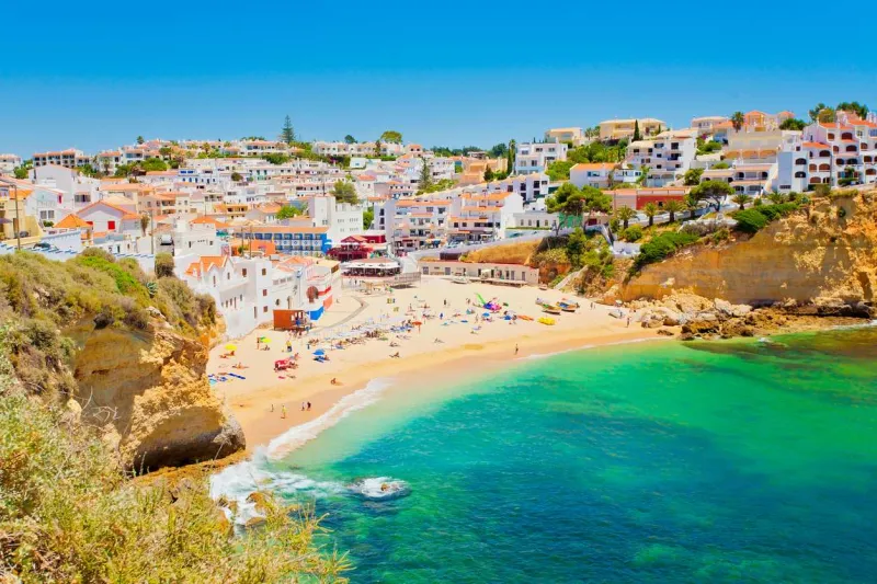 La plage de Carvoeiro.
