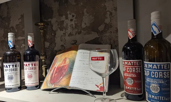 La distillerie LN Mattei produit le célèbre Cap Corse, mais aussi le seul whisky de l’île !
